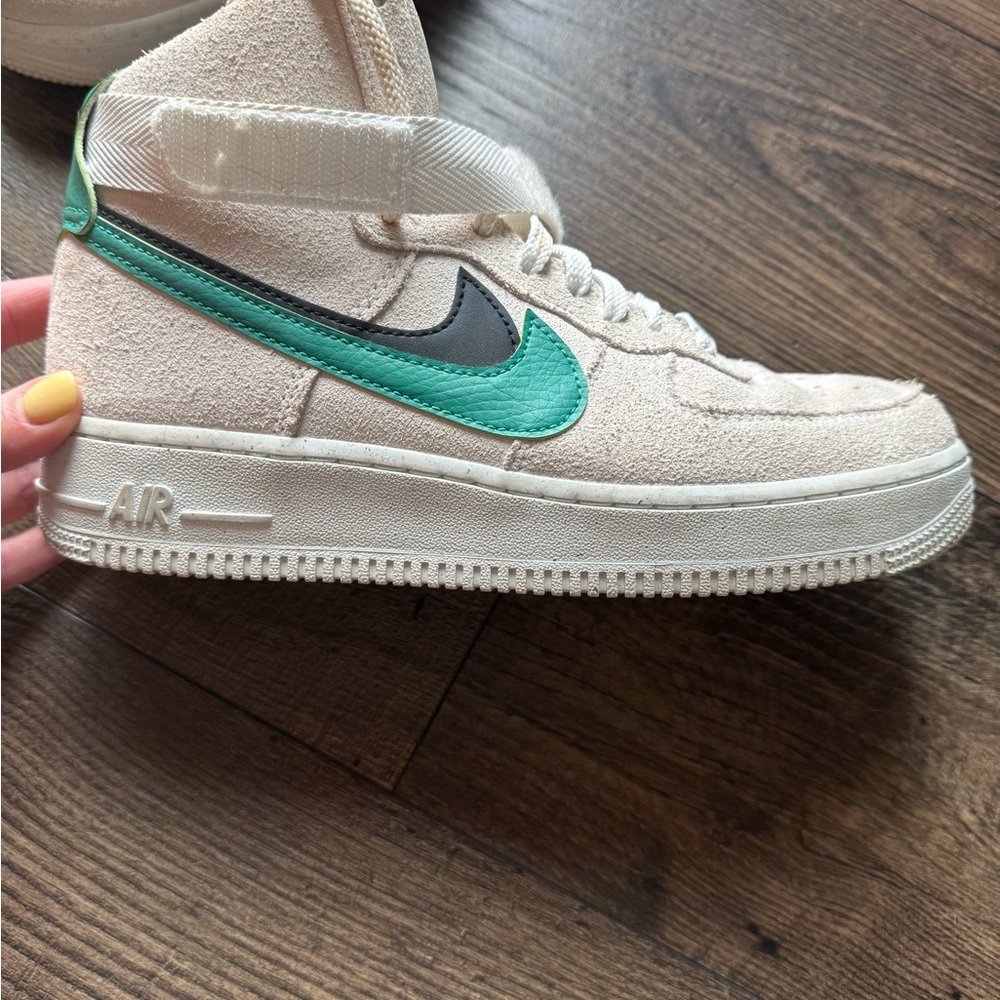 Cream and Teal Sneakers with Black Accent